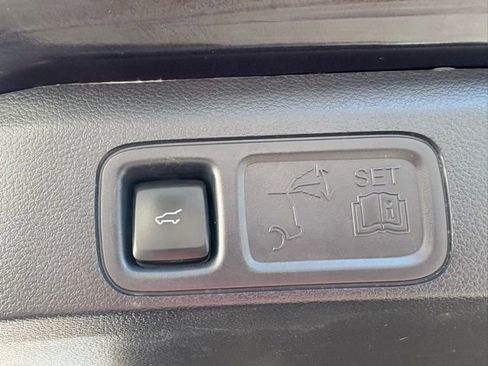 Used 2024 Ford Expedition Limited image 40