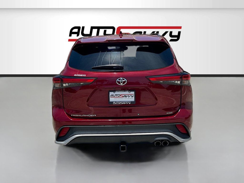 Used 2022 Toyota Highlander XSE FWD image 6
