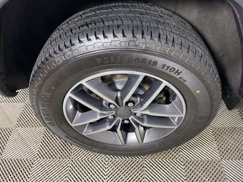 Used 2020 Jeep Grand Cherokee Limited w/ Luxury Group II image 10