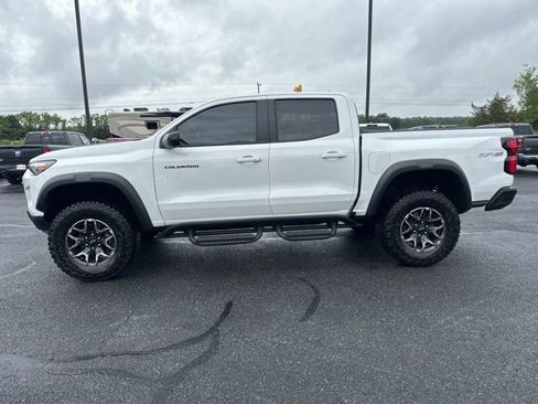 Used 2024 Chevrolet Colorado ZR2 w/ Technology Package AWD/4WD image 15