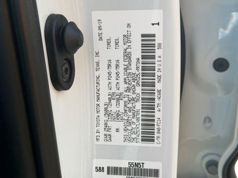 Used 2020 Toyota Tacoma SR5 RWD image 39