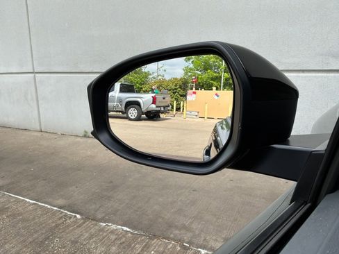 Used 2025 Toyota Prius LE image 18