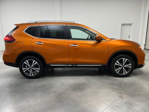 Used 2017 Nissan Rogue SL AWD/4WD image 8