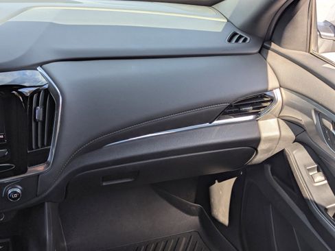 Used 2023 Chevrolet Traverse LT image 18