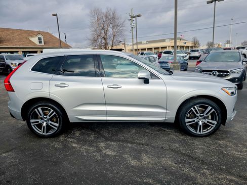 Used 2021 Volvo XC60 T5 Momentum w/ Premium Package image 23
