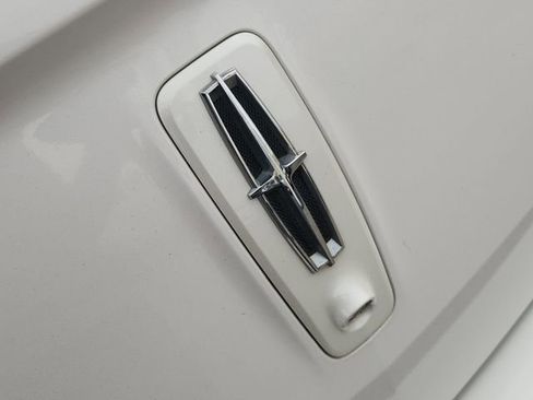 Used 2013 Lincoln MKS FWD image 29