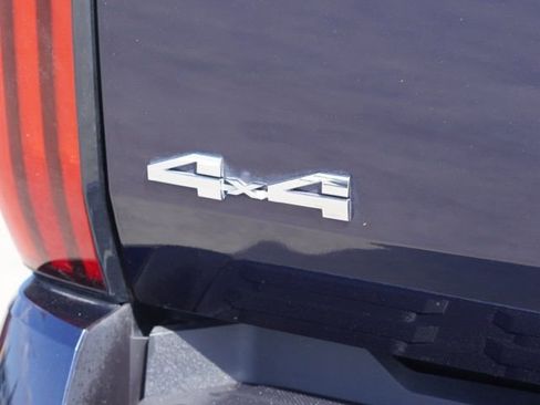 Certified 2022 Toyota Tundra Limited w/ TRD Off-Road Package AWD/4WD image 15