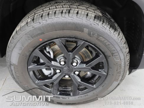 New 2026 Jeep Grand Cherokee Altitude AWD/4WD image 3