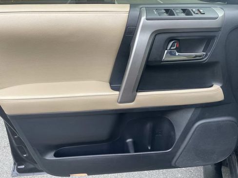 Used 2016 Toyota 4Runner SR5 Premium RWD image 15