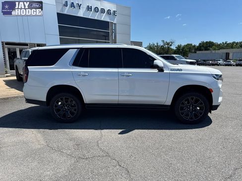 Used 2023 Chevrolet Tahoe High Country w/ Premium Package 2 AWD/4WD image 9