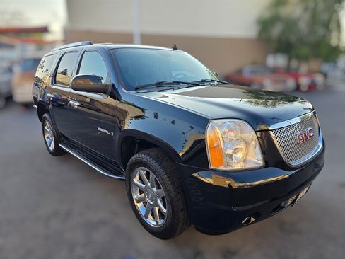 Used 2008 GMC Yukon Denali AWD/4WD image 3