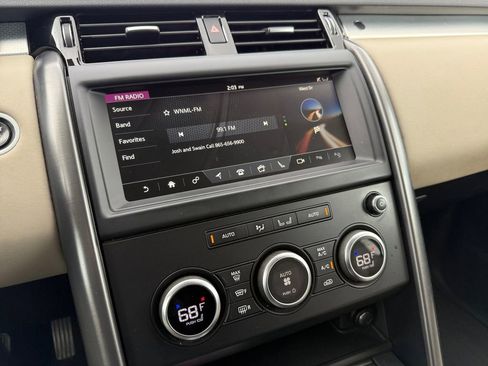 Used 2020 Land Rover Discovery Landmark image 18