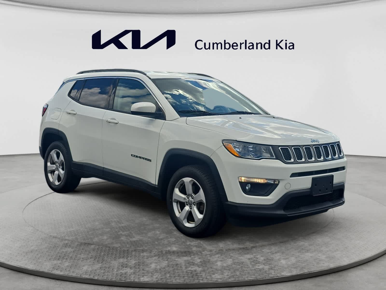 Used 2018 Jeep Compass Latitude w/ Cold Weather Group AWD/4WD image 7