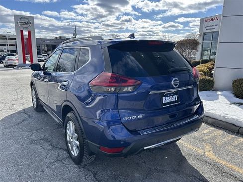 Used 2020 Nissan Rogue SV image 6