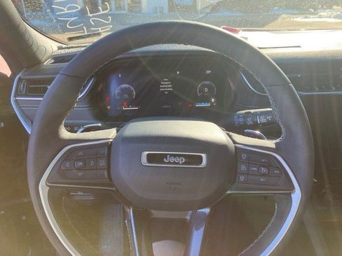 Certified 2023 Jeep Grand Cherokee L Laredo image 7