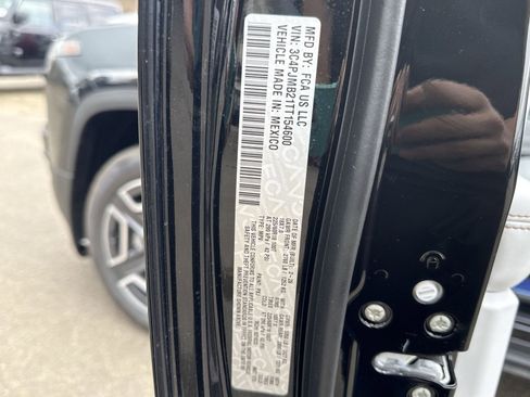 New 2026 Jeep Cherokee Limited image 22