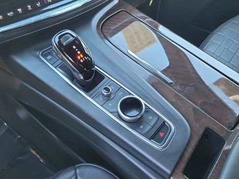 Certified 2021 Cadillac Escalade Premium Luxury Platinum image 14