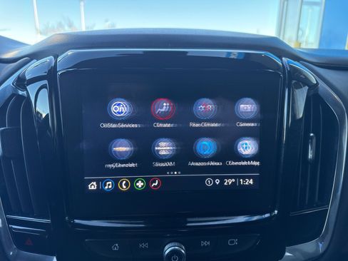 Used 2023 Chevrolet Traverse LT w/ Rear Camera Mirror Package image 24