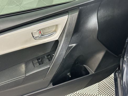 Used 2019 Toyota Corolla LE w/ Carpet Mat Package (TMS) FWD image 15