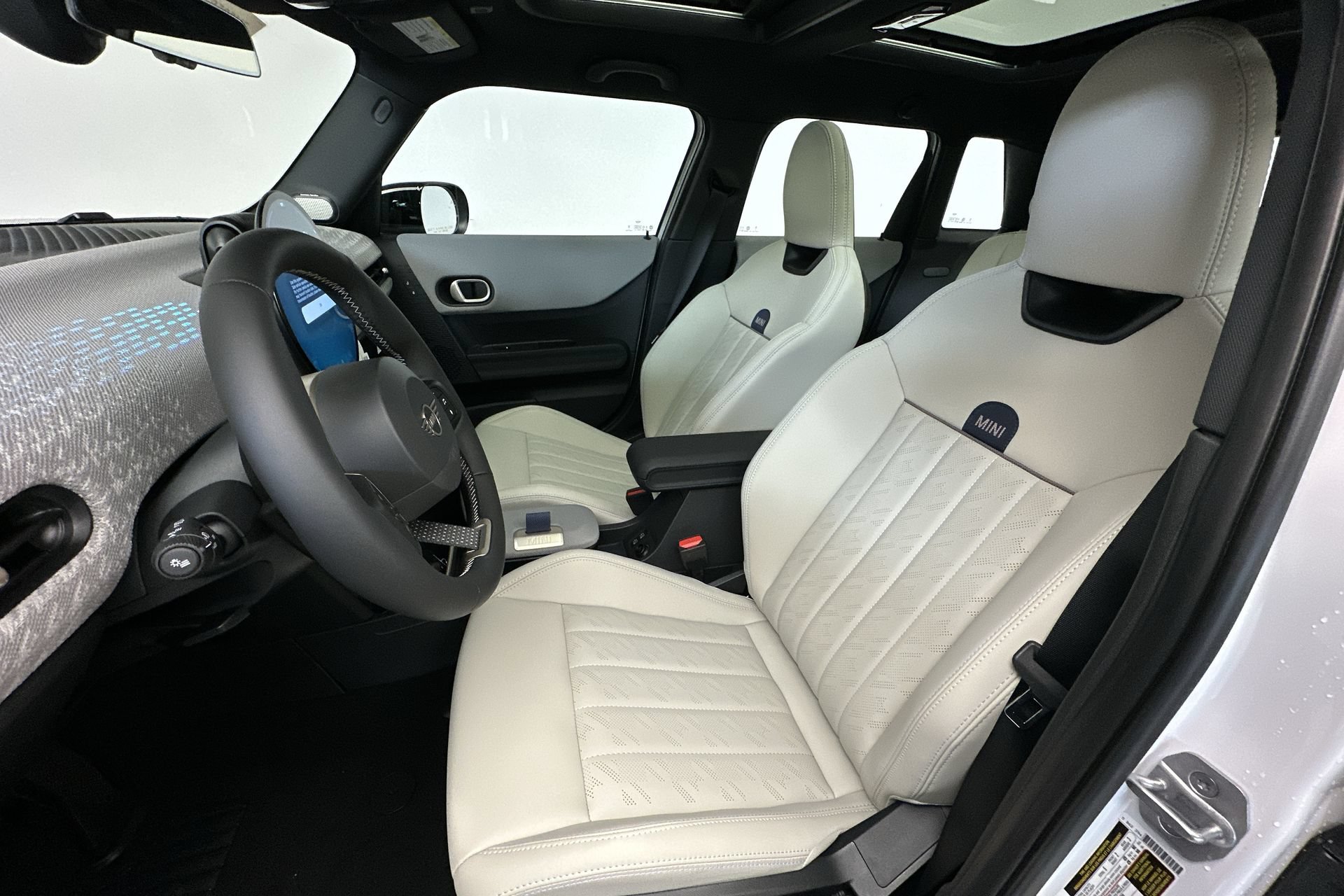 Used 2027 MINI Cooper 4-Door Hardtop FWD image 13