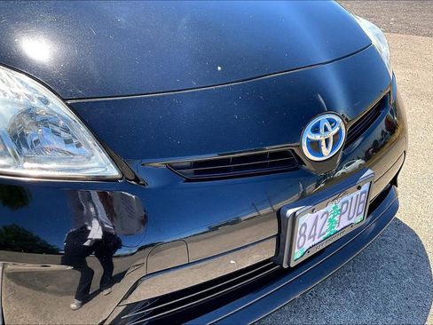 Used 2015 Toyota Prius Two FWD image 32