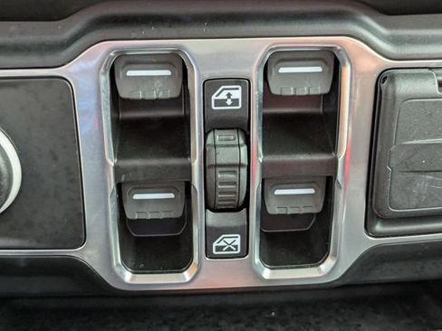 Used 2023 Jeep Wrangler Unlimited Sport AWD/4WD image 28