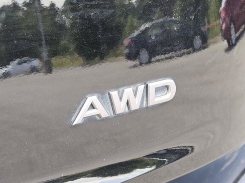 Used 2025 Nissan Rogue SV AWD/4WD image 8