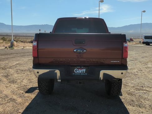 Used 2016 Ford F250 XLT w/ XLT Premium Package image 5