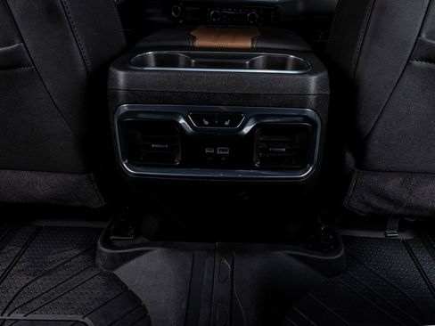 Used 2024 Chevrolet Silverado 3500 High Country w/ High Country Premium Package image 32