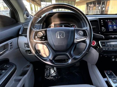 Used 2019 Honda Pilot Touring image 7