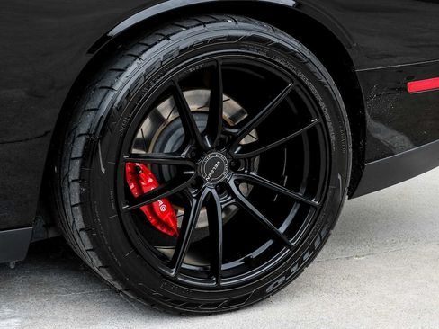Used 2016 Dodge Challenger SRT Hellcat RWD image 44