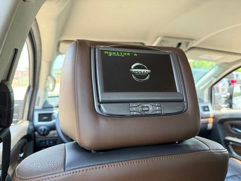 Used 2018 Nissan Titan Platinum Reserve w/ Platinum Utility Package AWD/4WD image 31