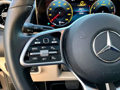 Used 2022 Mercedes-Benz GLB 250 image 45