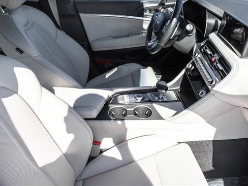 Used 2024 Genesis G70 2.5T AWD/4WD image 25