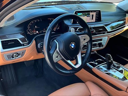 Used 2020 BMW 750i xDrive w/ Autobahn Package AWD/4WD image 17