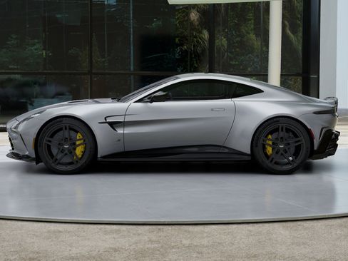 New 2026 Aston Martin V8 Vantage S image 3