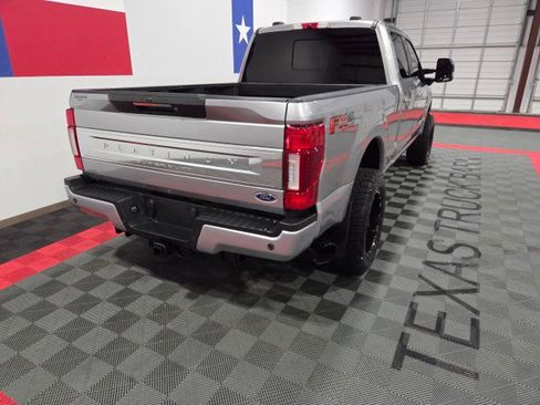 Used 2020 Ford F350 Platinum w/ FX4 Off-Road Package image 19