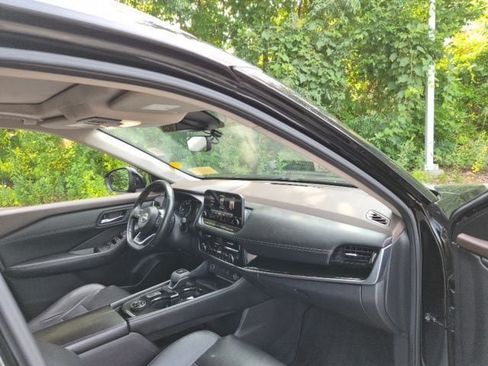Used 2023 Nissan Rogue SL w/ SL Premium Package AWD/4WD image 11