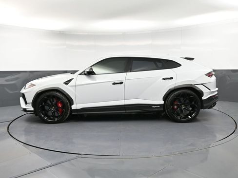 Used 2024 Lamborghini Urus Performante image 2