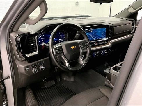 Used 2025 Chevrolet Silverado 2500 LT w/ Convenience Package AWD/4WD image 16
