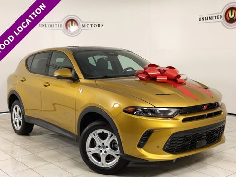 Used 2024 Dodge Hornet GT image 1