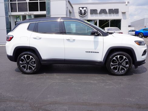 Used 2022 Jeep Compass Limited AWD/4WD image 2
