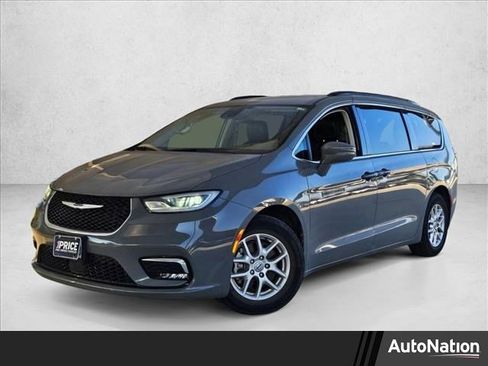 Used 2022 Chrysler Pacifica Touring-L image 1