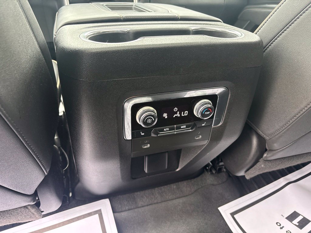 Used 2022 GMC Yukon XL SLT w/ SLT Premium Package AWD/4WD image 40