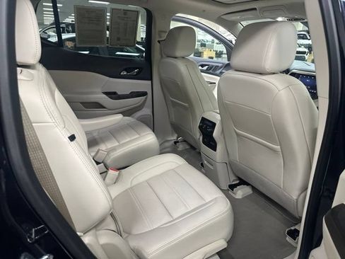 Used 2022 GMC Acadia Denali w/ Denali Technology Package FWD image 24