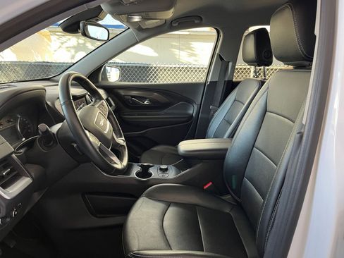 Used 2024 GMC Terrain SLT image 28