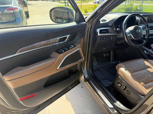 Used 2020 Kia Telluride SX w/ SX Prestige Package image 8