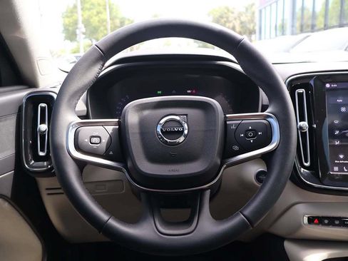 Used 2023 Volvo XC40 B5 Plus w/ Driver Assist Package AWD/4WD image 39