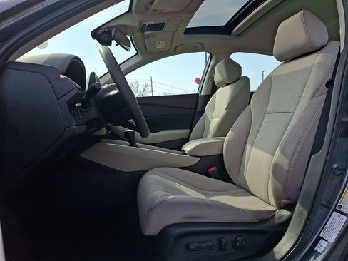 Used 2025 Honda Accord SE image 13