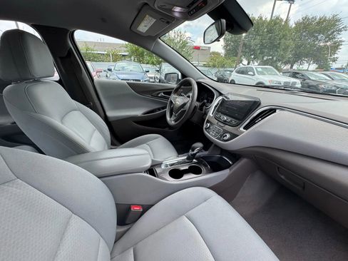 Used 2021 Chevrolet Malibu LT image 15
